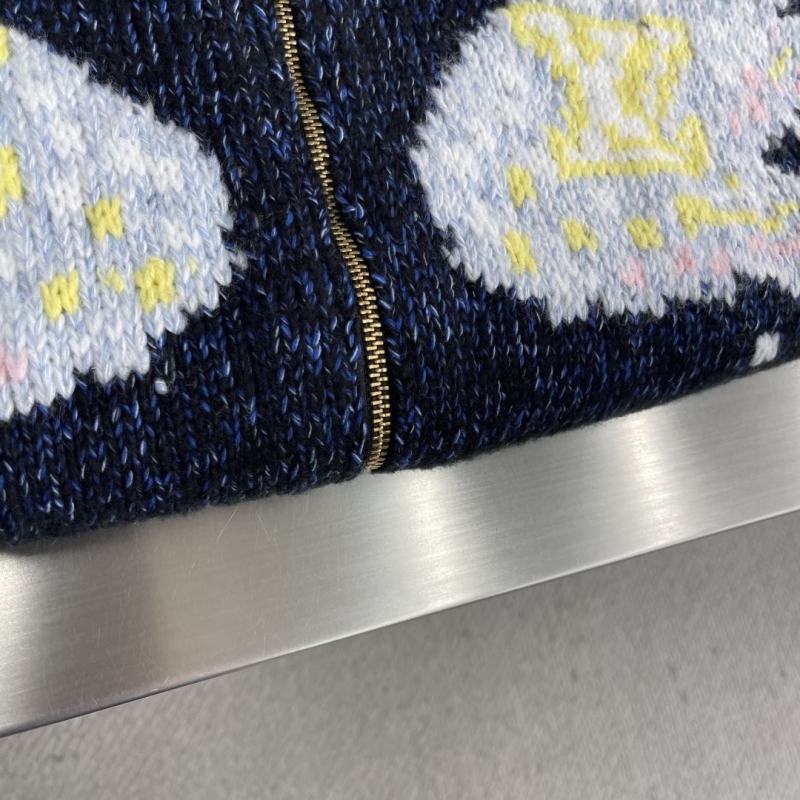 l0vis Vvtt0n outwear